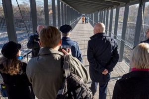 Финляндия устанавливает контейнеры для просителей убежища