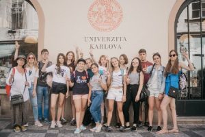 Украинцам в Чехии нужно успеть подать заявку на стипендии до 30 сентября