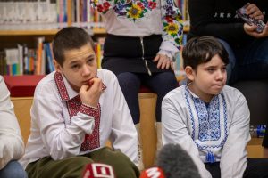 Украинцам в Латвии хотят открыть путь к постоянному ВНЖ