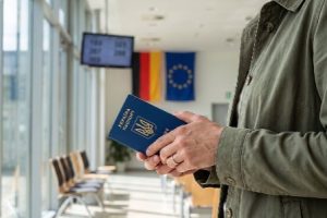 Германия продлила временную защиту для украинцев до 4 марта 2028 года. Украинцы, которые живут в Германии со статусом временной защиты, сохранят его ещё на год.